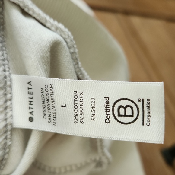 🎁Athleta sweatshirt - lightweight, size L - Picture 7 of 7